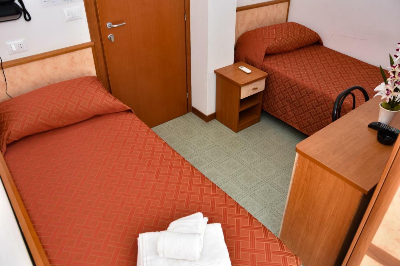 Tyc Hotel Viserbella di Rimini Zewnętrze zdjęcie