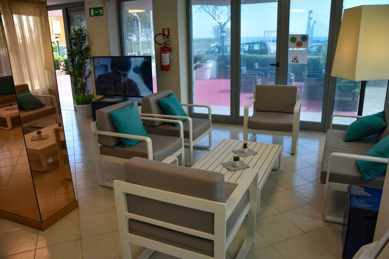 Tyc Hotel Viserbella di Rimini Zewnętrze zdjęcie