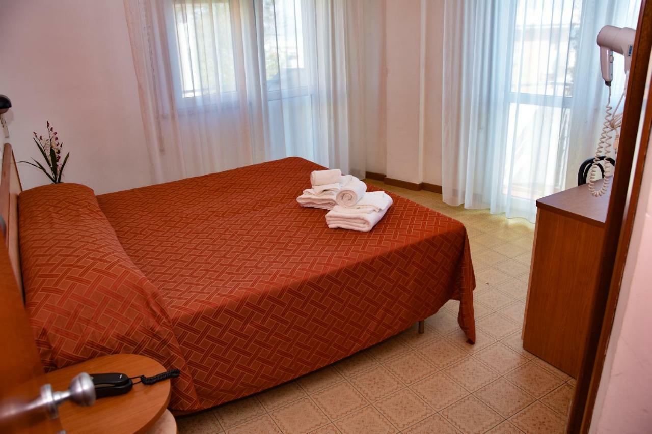 Tyc Hotel Viserbella di Rimini Zewnętrze zdjęcie